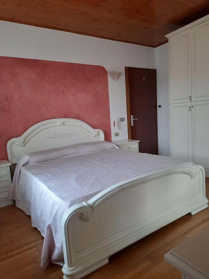 Casa Santa Emerenziana Villa ตูเอ็นโน ภายนอก รูปภาพ